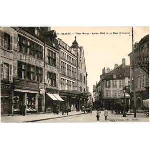 No. 81 BEAUNE Place Monge Ancien Hôtel de la Mare (Librairie) - France Postcard